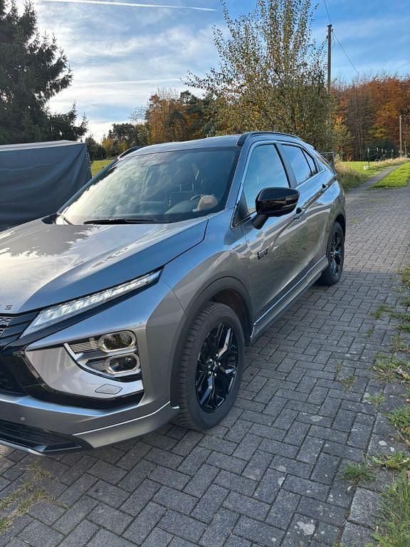 Grau Gebraucht 2022 Mitsubishi Eclipse Cross Select SUV | 23.900 € (Fairer Preis) - Bild 1/4