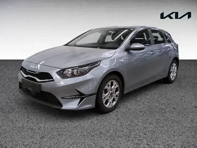 Gebraucht Kia Ceed Vision 140 PS (102 kW) 2024 Lunarsilber (metallic) Kleinwagen