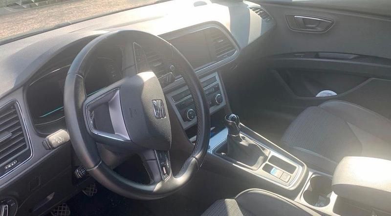 Używany Seat Leon 179 KM (131 kW) 2018 Szary Sedan/Limuzyna