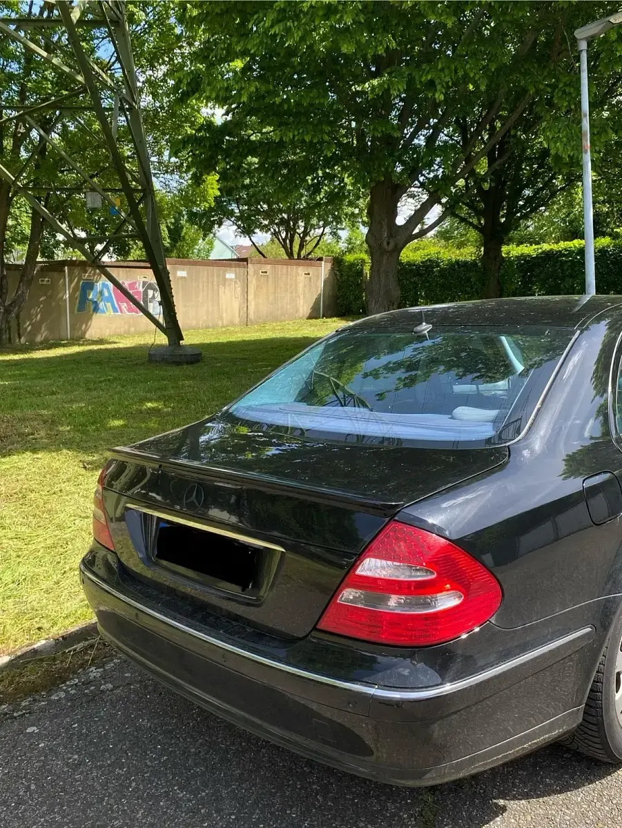 Gebraucht Mercedes E320 Avantgarde 224 PS (164 kW) 2002 Schwarz Limousine