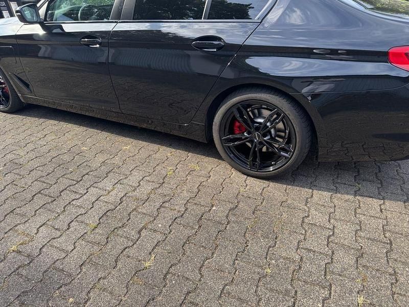 Gebraucht BMW 530e 252 PS (185 kW) 2020 Schwarz Limousine