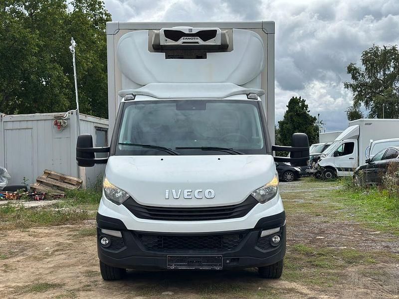 Gebraucht Iveco Daily 150 PS (110 kW) 2017 Weiß Van / Kleinbus