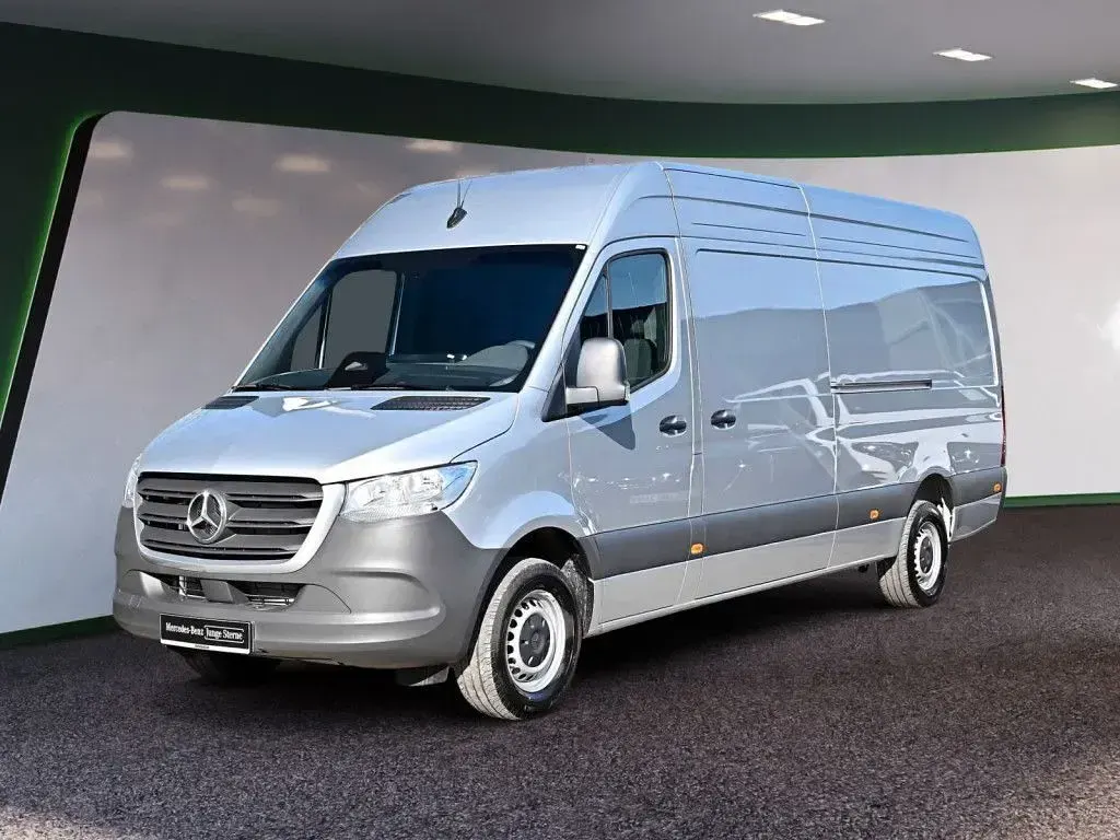 Używany Mercedes Sprinter 170 KM (125 kW) 2026 Srebrny Van