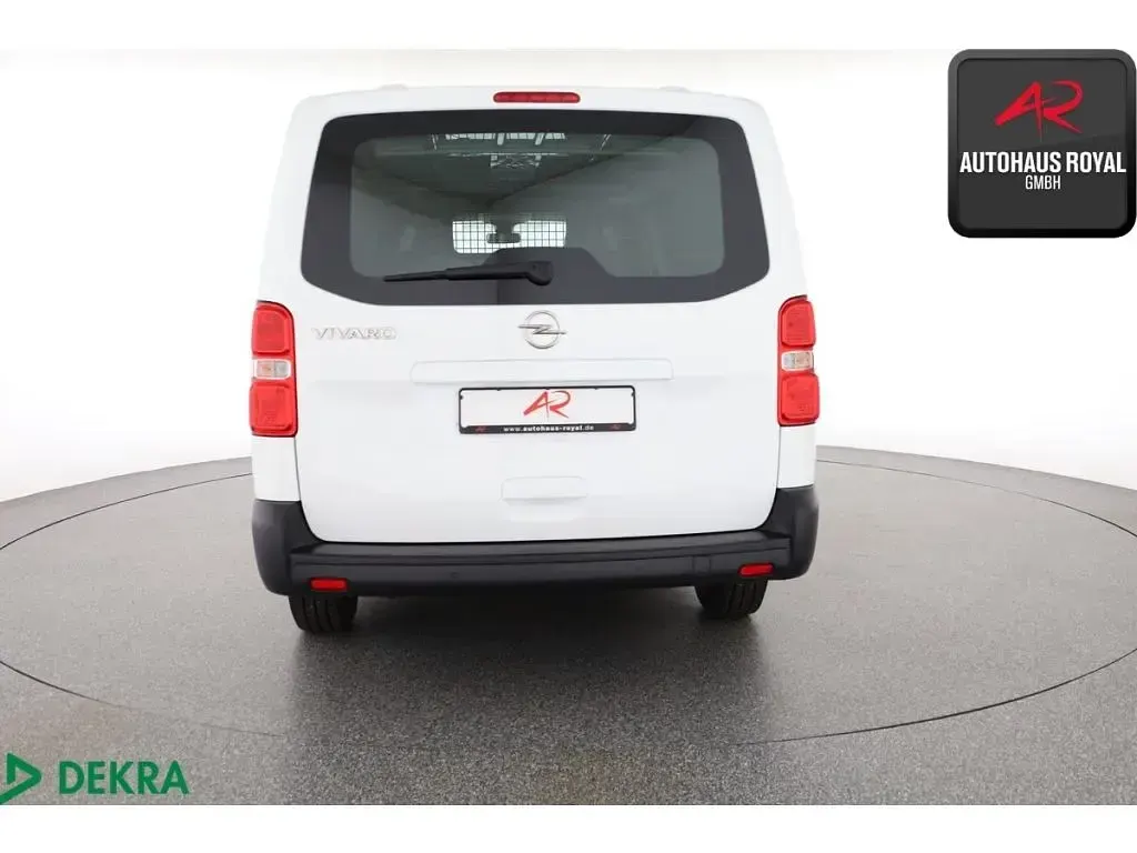 Gebraucht Opel Vivaro 144 PS (105 kW) 2021 Weiss Van / Kleinbus