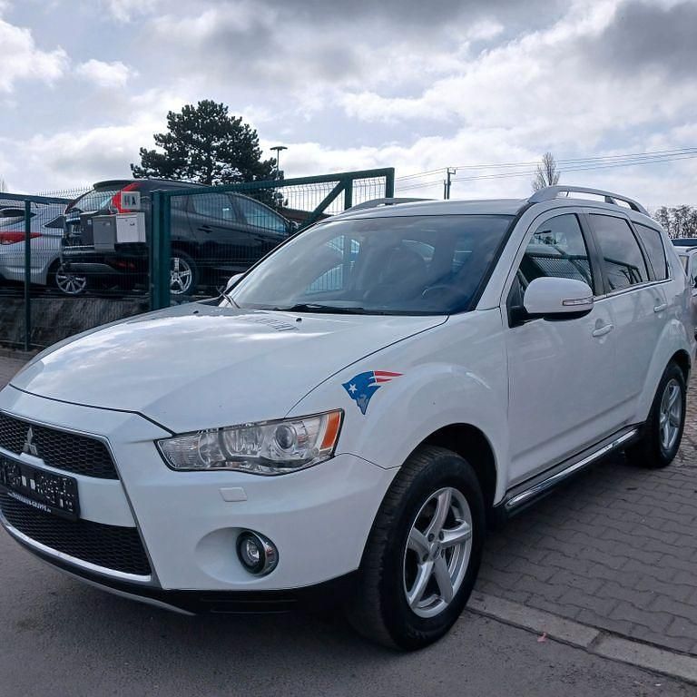 Gebraucht Mitsubishi Outlander Intense 170 PS (125 kW) 2010 Weiß SUV