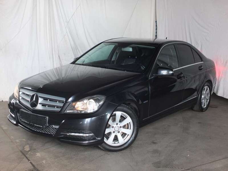 Schwarz Gebraucht 2011 Mercedes C180 Avantgarde Limousine | 8.208 € (Fairer Preis) - Bild 1/2