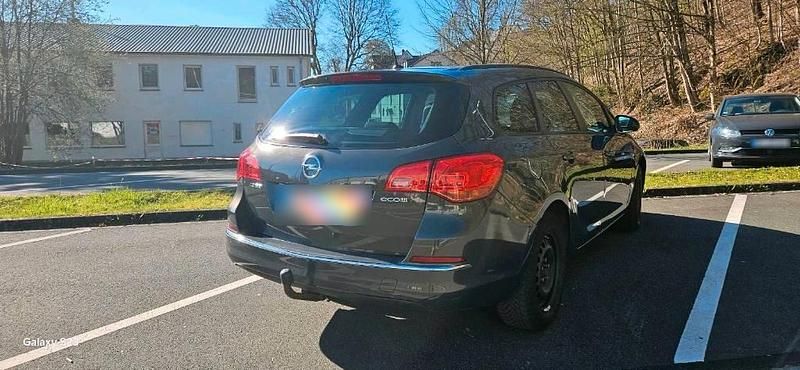 Gebraucht Opel Astra 140 PS (102 kW) 2015 Grau Kombi