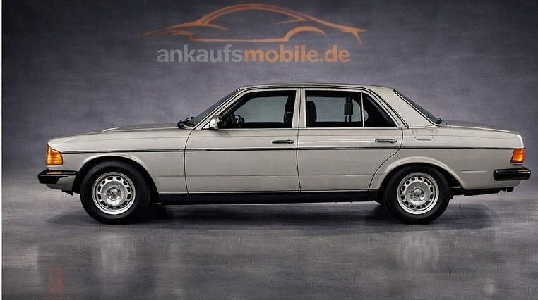 Gebraucht Mercedes 230 99 PS (72 kW) 1984 Silber Limousine