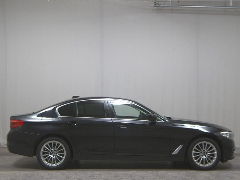 Schwarz Gebraucht 2020 BMW 520 Performance Limousine | 28.980 € (Superpreis) - Bild 1/4