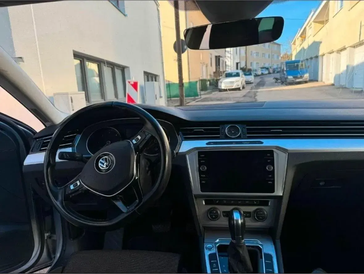 Gebraucht VW Passat 150 PS (110 kW) 2018 Grau Kombi