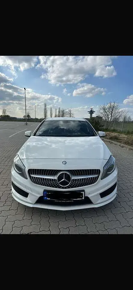 Gebraucht Mercedes A200 136 PS (100 kW) 2015 Weiß Kleinwagen