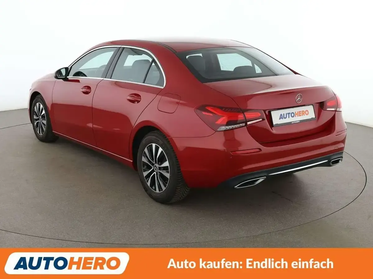 Gebraucht Mercedes A200 Progressive 150 PS (110 kW) 2023 Rot Limousine