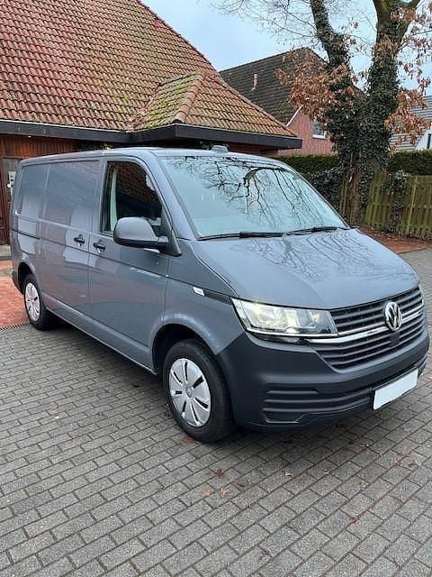 Gebraucht VW Transporter 110 PS (80 kW) 2021 Grau Van