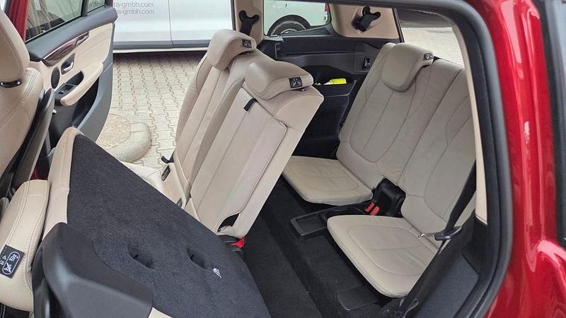 Gebraucht BMW 220 Gran Tourer 190 PS (139 kW) 2016 Rot Van / Kleinbus