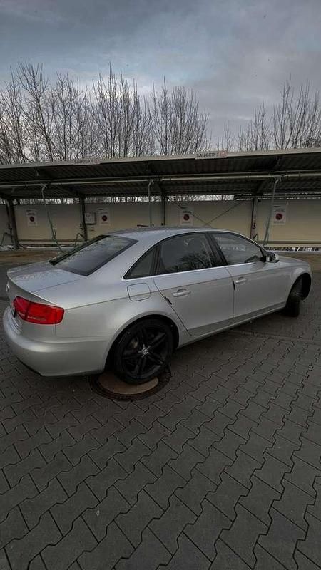 Gebraucht Audi A4 Ambiente 160 PS (117 kW) 2011 Grau Limousine
