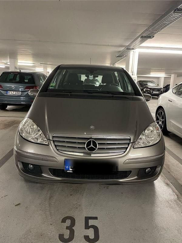 Grau Gebraucht 2006 Mercedes 170 Elegance Kombi | 2.000 € - Bild 1/4