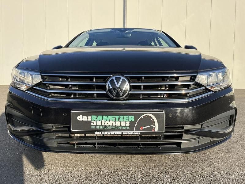 Gebraucht VW Passat Conceptline 150 PS (110 kW) 2022 Schwarz Kombi