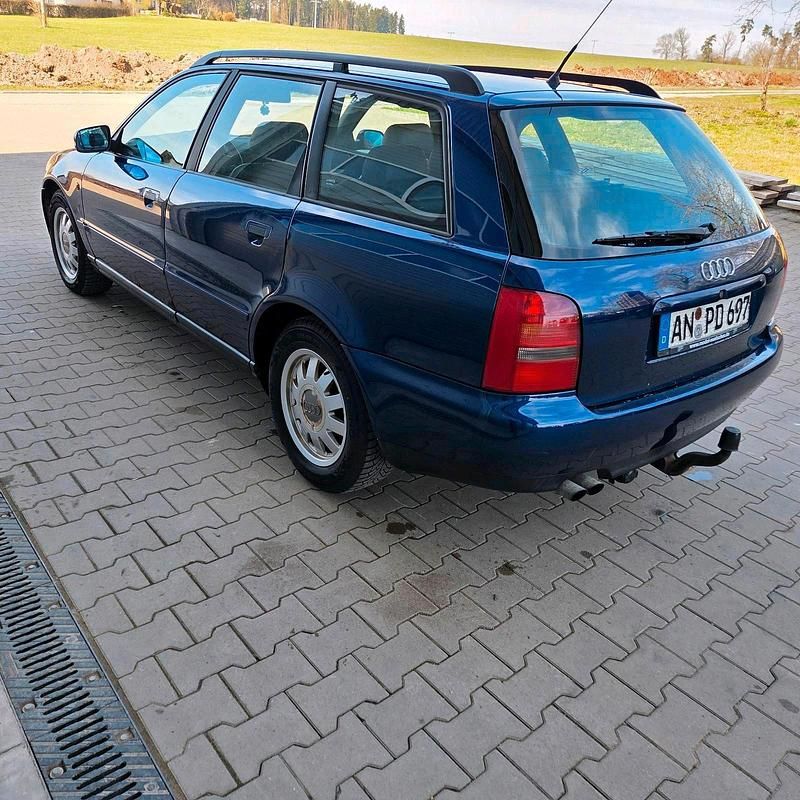 Brugt Audi A4 150 HK (110 kW) 1998 Blå Stationcar