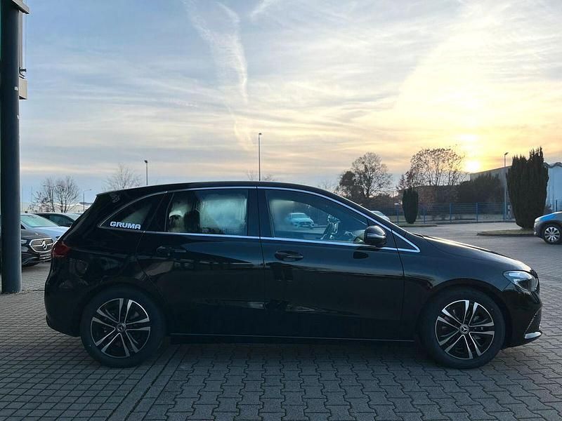Gebraucht Mercedes B200 Progressive 163 PS (119 kW) 2026 Schwarz Kleinwagen
