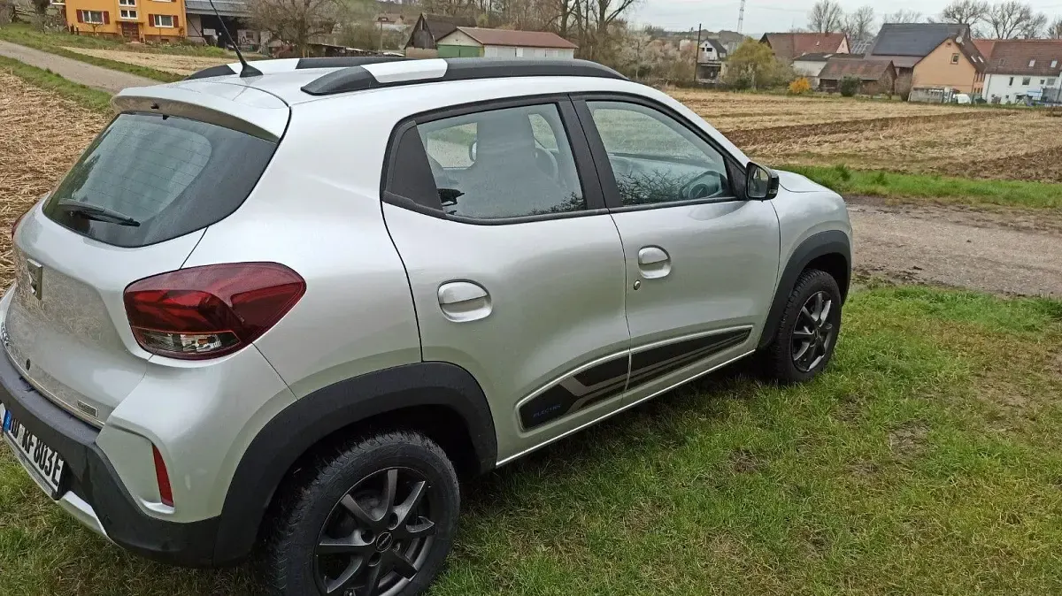 Gebraucht Dacia Spring Comfort Plus 33 kW (45 PS) 2022 Grau Kleinwagen