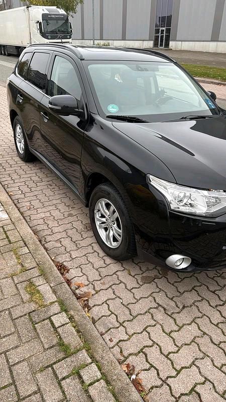Schwarz Gebraucht 2014 Mitsubishi Outlander SUV | 7.700 € (Fairer Preis) - Bild 1/4