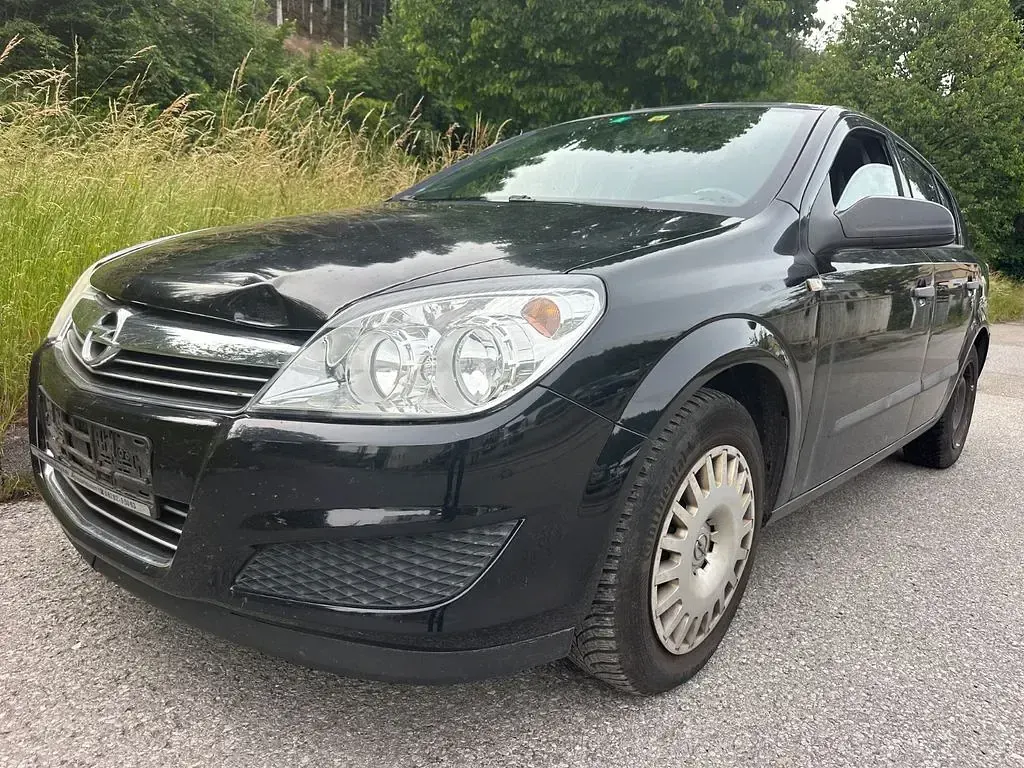 Gebraucht Opel Astra Selection 90 PS (66 kW) 2009 Schwarz Limousine
