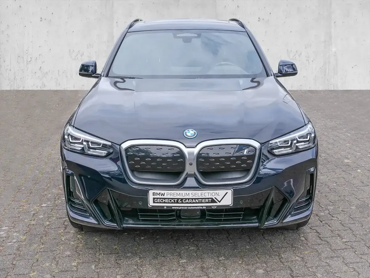 Gebraucht BMW iX3 Sport Line 210 kW (286 PS) 2023 Schwarz SUV