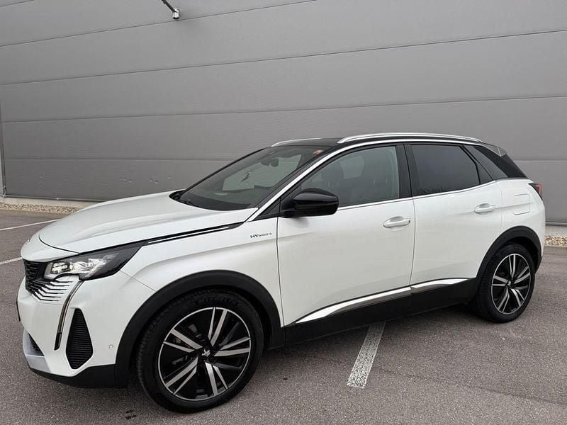 Weiß Gebraucht 2021 Peugeot 3008 GT SUV | 21.900 € (Superpreis) - Bild 1/4