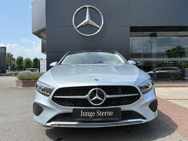Gebraucht 2023 Mercedes A200 | 34.890 € (Teuer) - Bild 1/4