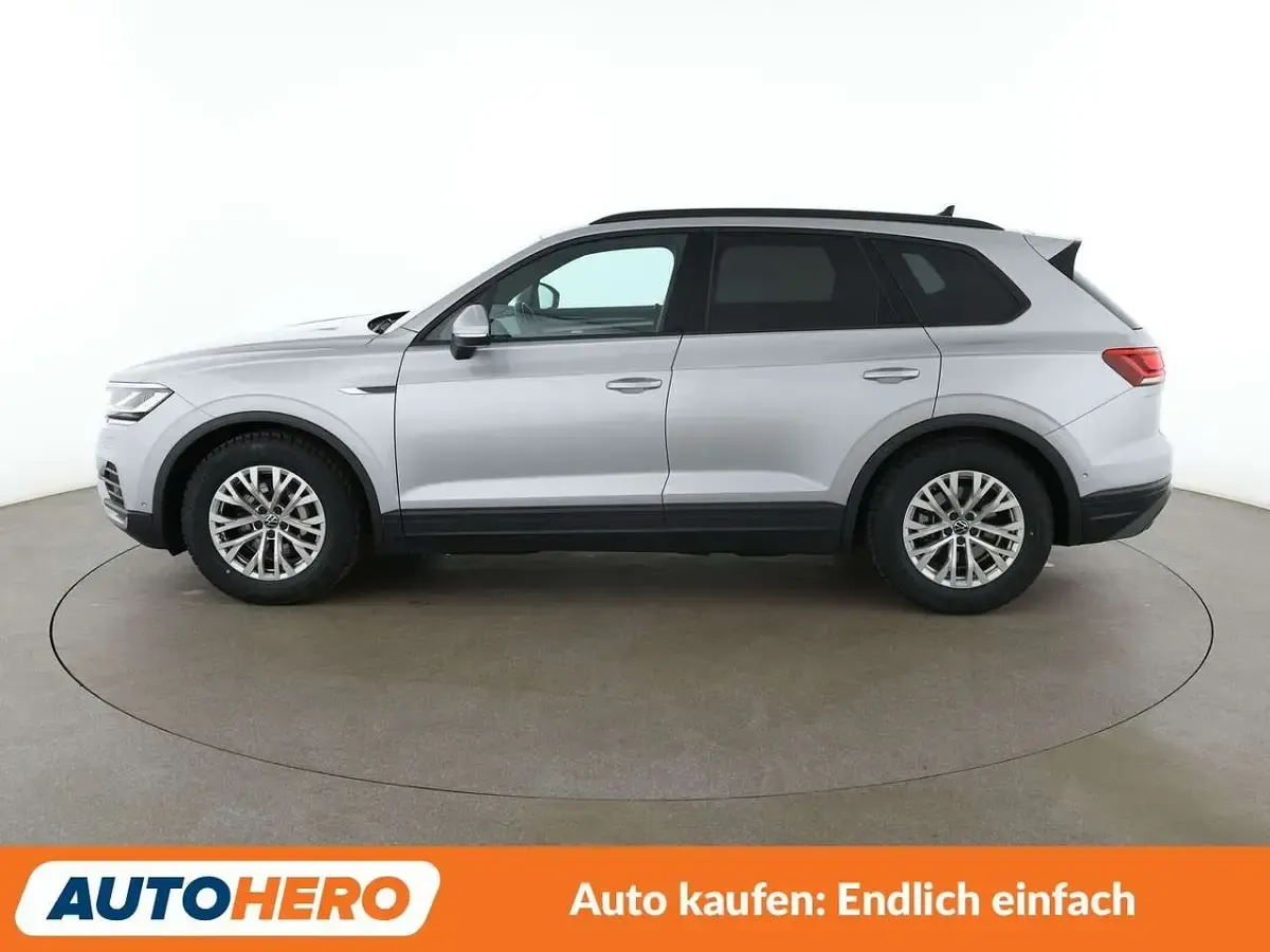 Gebraucht VW Touareg 231 PS (169 kW) 2022 Florettsilber SUV