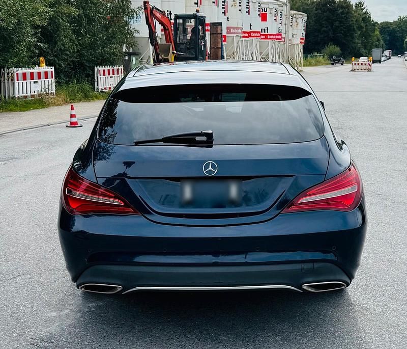 Gebraucht Mercedes CLA220 177 PS (130 kW) 2016 Blau Limousine