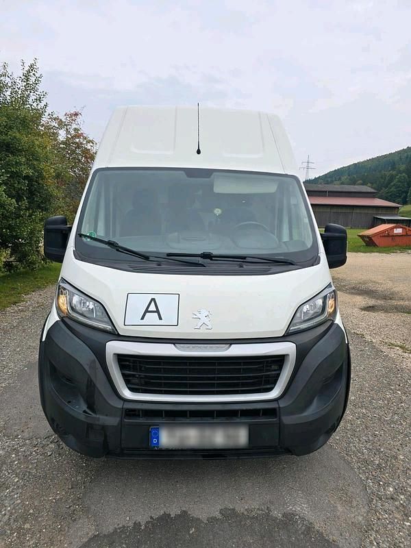 Weiß Gebraucht 2019 Peugeot Boxer Van | 13.500 € (Guter Preis) - Bild 1/4