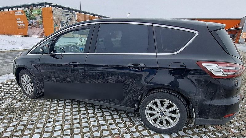 Gebraucht Ford S-MAX Titanium 150 PS (110 kW) 2017 Schwarz Van / Kleinbus