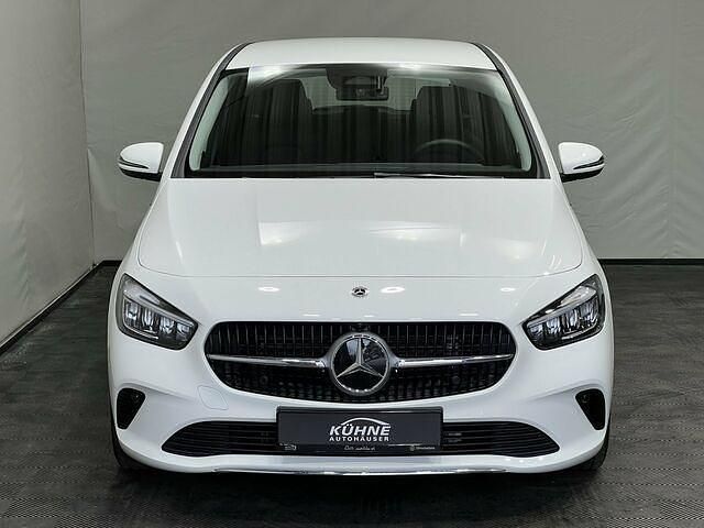 Gebraucht Mercedes B180 Progressive 116 PS (85 kW) 2023 Weiß Van / Kleinbus