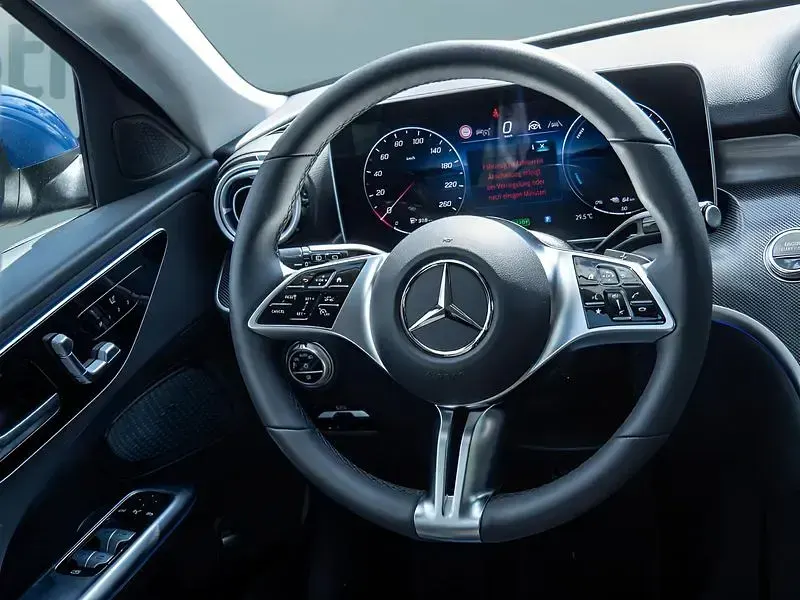 Gebraucht Mercedes C300 197 PS (144 kW) 2025 Blau Kombi