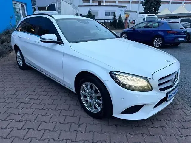 Gebraucht Mercedes C220 194 PS (142 kW) 2020 Weiß Kombi