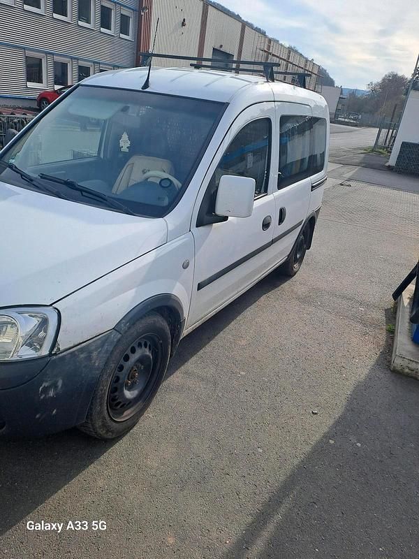 Second-hand Opel Combo 55 CP (40 kW) 2010 Monovolum