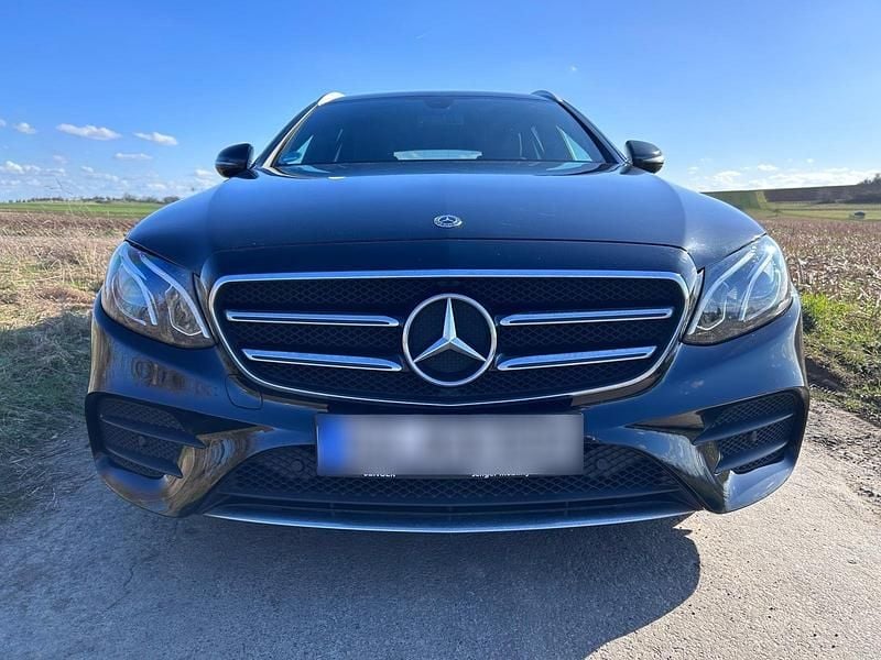 Gebraucht Mercedes E220 AMG 194 PS (142 kW) 2020 Schwarz Kombi