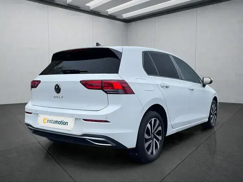 Gebraucht VW Golf VII 116 PS (85 kW) 2021 Weiss Kleinwagen