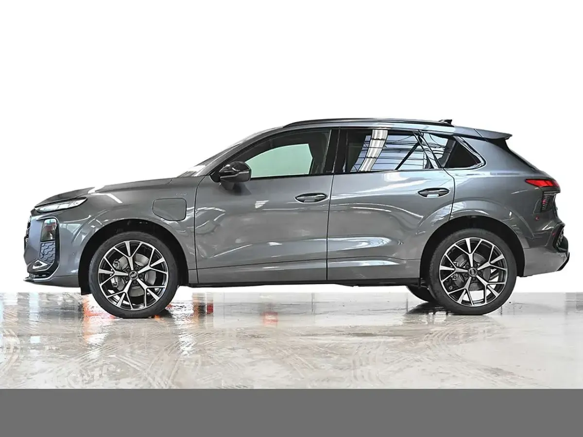 Neu Audi Q3 S-Line 272 PS (200 kW) 2026 Daytonagrau perleffekt SUV