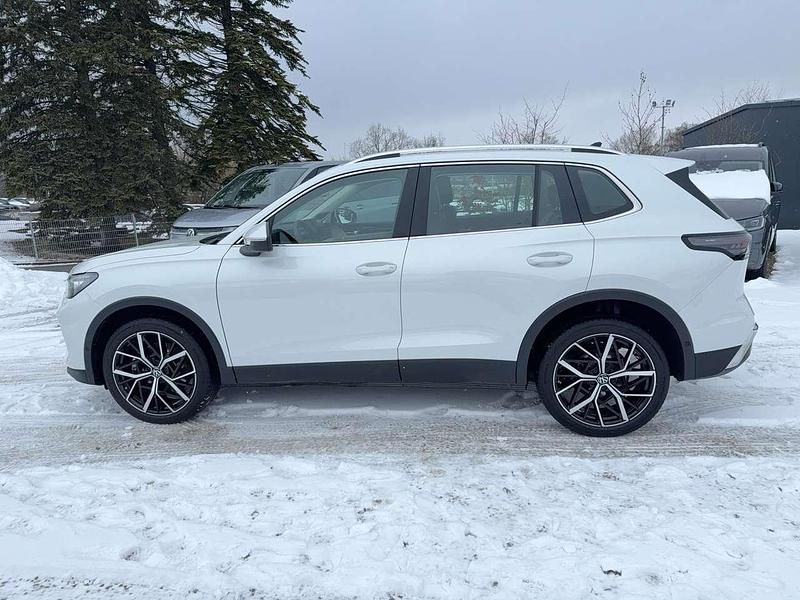 Gebraucht VW Tiguan Elegance 193 PS (141 kW) 2025 Oryxweiß perlmutteffekt SUV