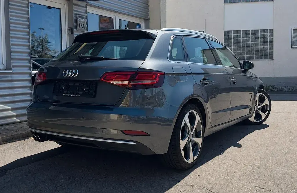 Gebraucht Audi A3 S-Line 150 PS (110 kW) 2018 Grau Limousine