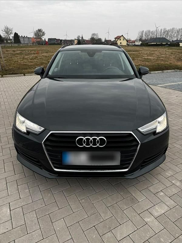 Gebraucht Audi A4 Attraction 150 PS (110 kW) 2016 Grau Kombi