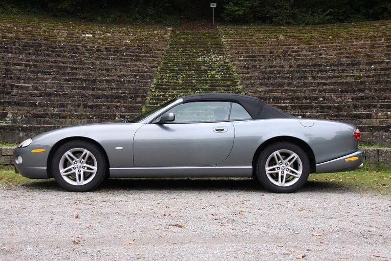 Grau Gebraucht 2004 Jaguar XK8 Cabrio | 32.999 € - Bild 1/4