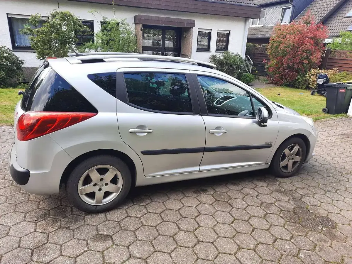 Gebraucht Peugeot 207 Urban Move 95 PS (69 kW) 2009 Silber Kombi