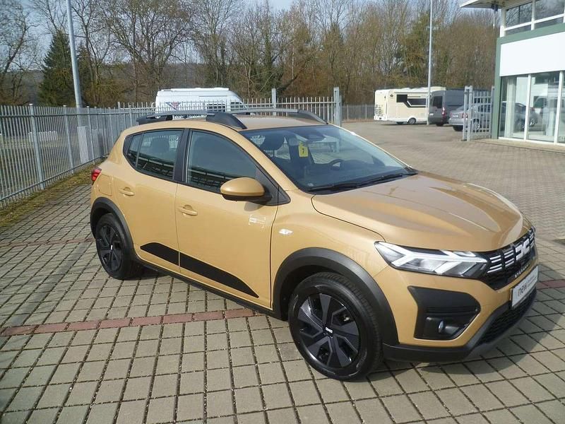 Gebraucht Dacia Sandero Expression 91 PS (66 kW) 2024 Beige Kleinwagen