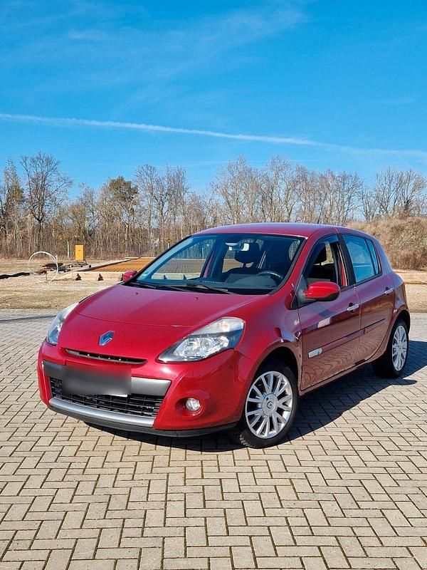 Gebraucht Renault Clio II 75 PS (55 kW) 2010 Rot Kleinwagen