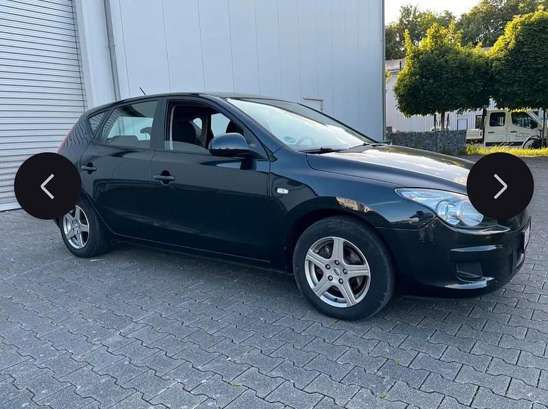 Schwarz Gebraucht 2009 Hyundai i30 Kleinwagen | 4.000 € (Fairer Preis) - Bild 1/4