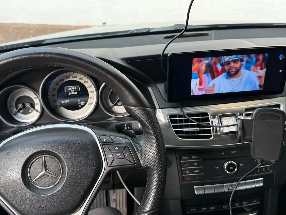 Gebraucht Mercedes E200 Edition 136 PS (100 kW) 2015 Schwarz Limousine
