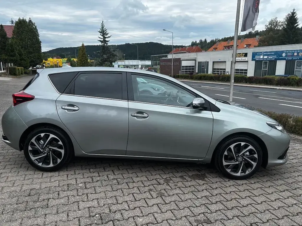 Gebraucht Toyota Auris Design 116 PS (85 kW) 2016 Grau Limousine